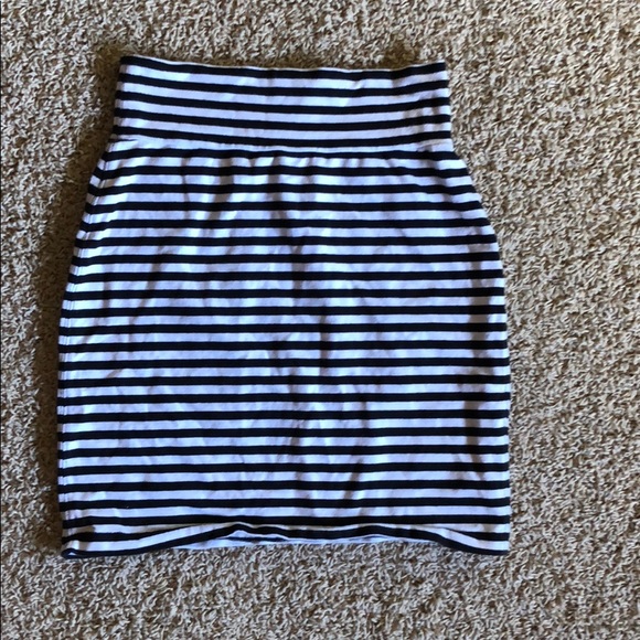 Victoria secret striped black and white skirt xs - Picture 7 of 8
